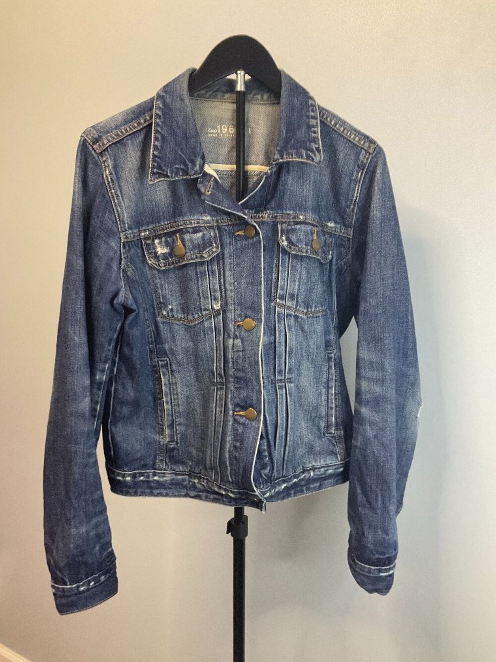GAP 1969 Women's Large Distressed Medium Wash Denim Jean Jacket | Size L
